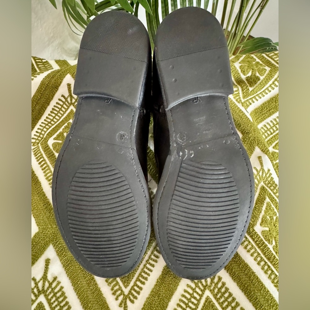 Miz Mooz “Louise” Black Leather Button Front Ankle Boots. Vintage vibe! Size 8 - Picture 10 of 11